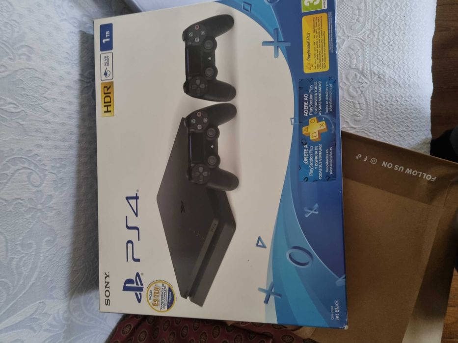 PS4 slim 1TB firmware 10.50 (desbloqueavel)  até domingo 100€