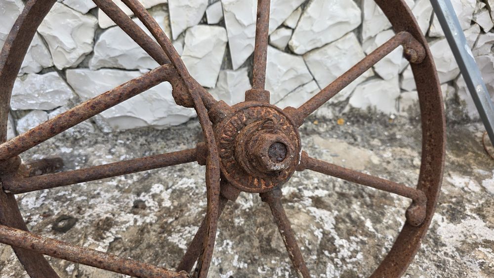 Rodas de carroça antigas