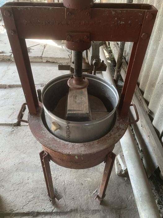 Прес для соку. Соковижималка ручна.