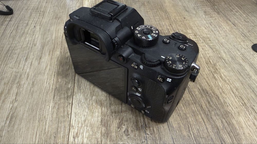 sony alpha 7R III (FULL-FRAME)