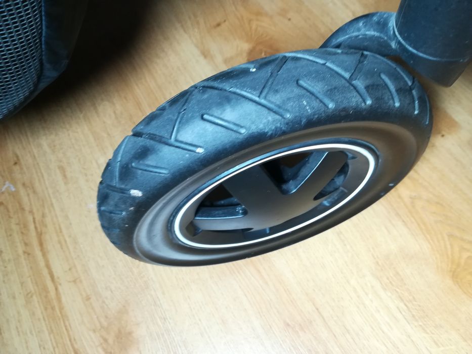 Wózek Maxi Cosi Mura 4 Plus 2 w 1 wraz z adapterami