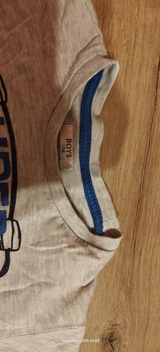 Szary chłopięcy t-shirt 104 Pepco