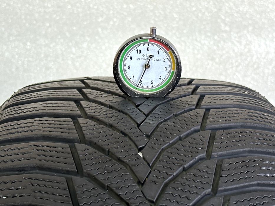 235/40 R18 Nexen