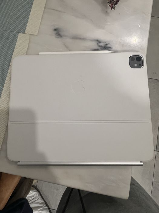 iPad Pro 13’’ (2024) Preto Sideral + Apple Pencil Pro + Teclado Apple