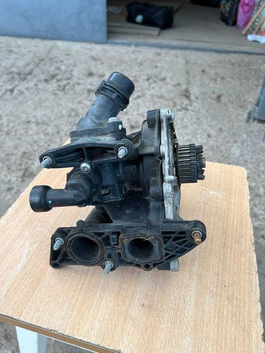 продаю  Помпа на Volkswagen Jetta (Фольксваген Джетта)