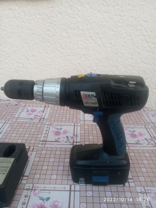 Шуруповерт акумуляторний ударний