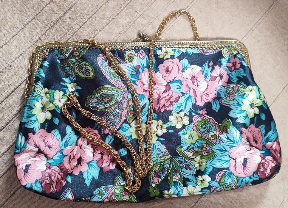 Carteira clutch em tecido estampado