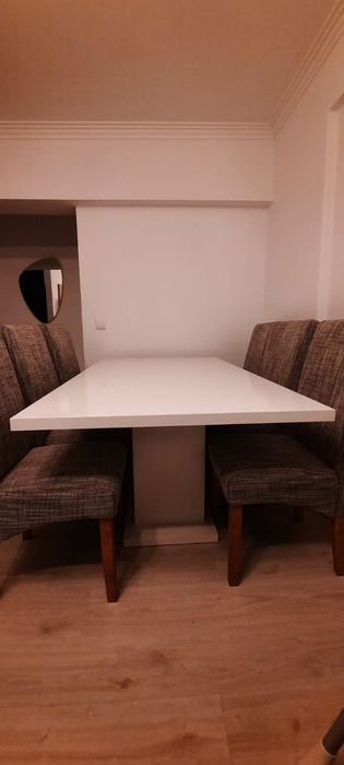 Mesa de jantar extensível branca