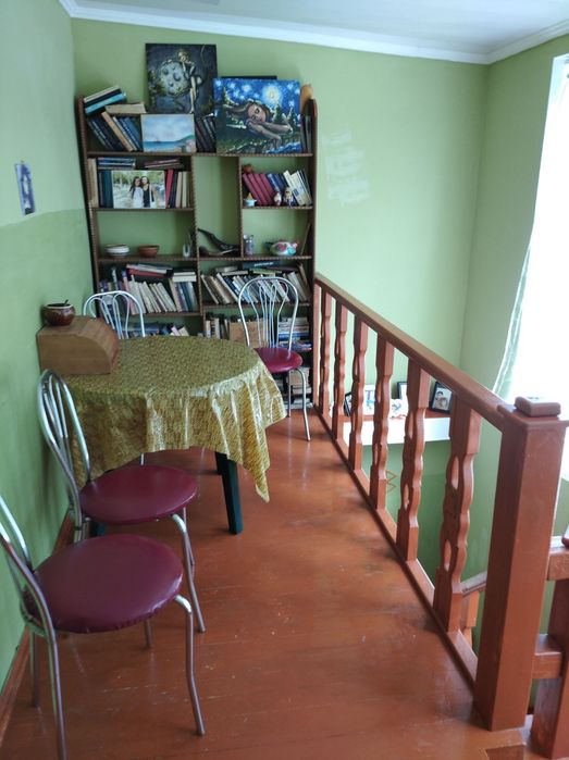 Продам двох поверховий будинок