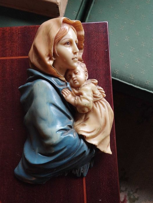 Estatueta da virgem para pendurar