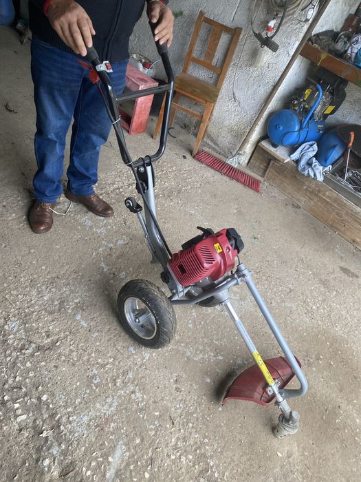Roçadora com rodas 52cm3