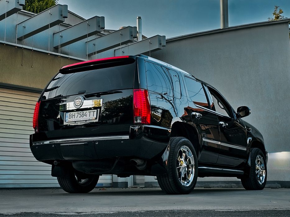 Cadillac Escalade 3