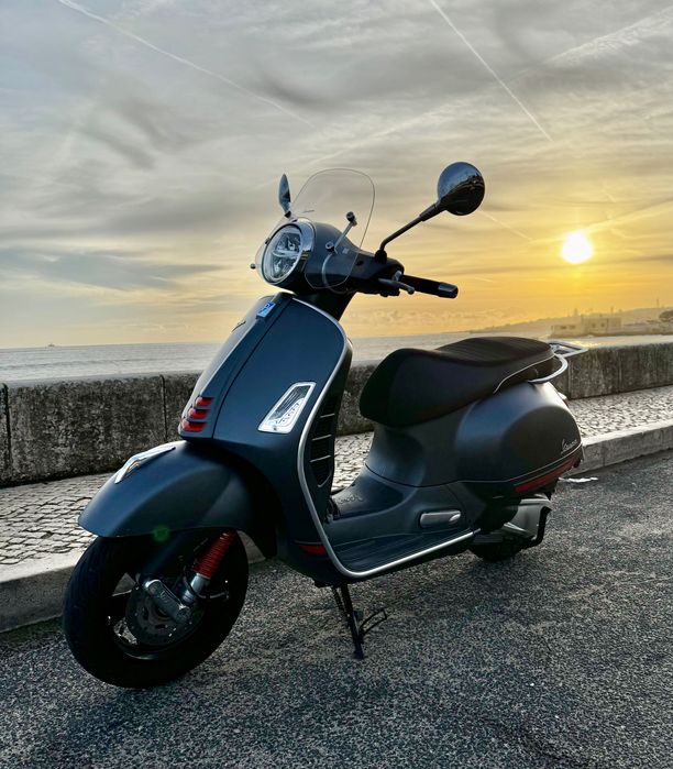 Vespa 300 GTS +Top Case + vidro proteção + Termignoni completo