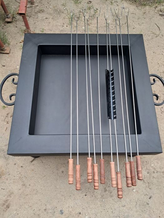 Palenisko ogrodowe grill 80x80 w zestawie z kijkami stal nierdzewna