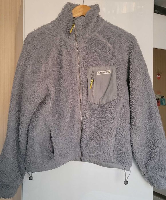 Жіночий бомпер Bershka, р. XS