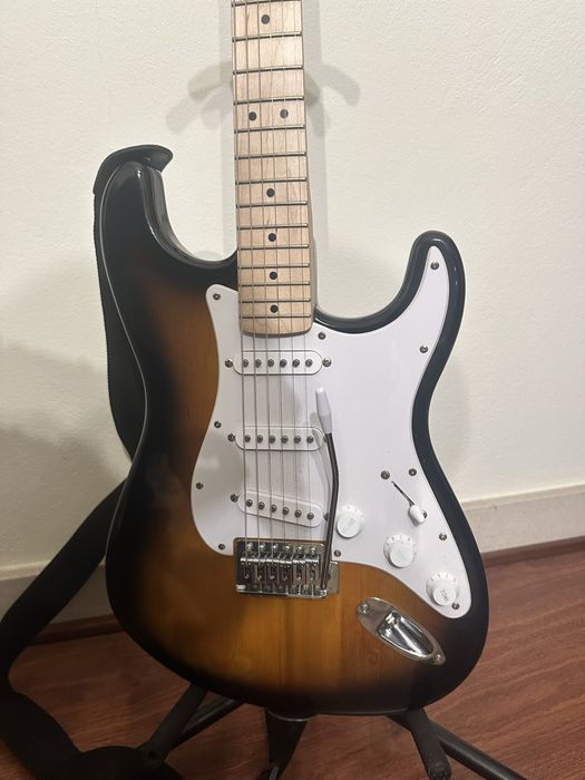 Fender Squier Sonic Stratocaster Sunburst