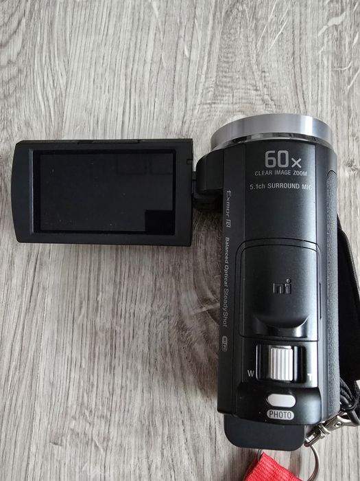 Kamera Sony HDR-PJ530E z projektorem