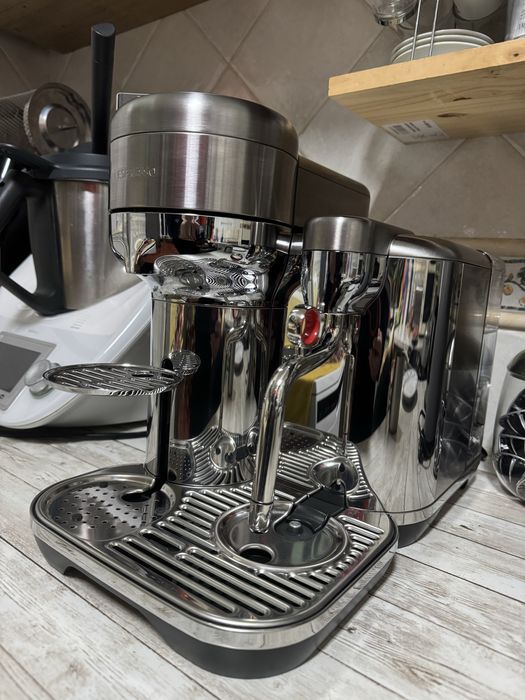 Máquina de Café Vertuo Creatista