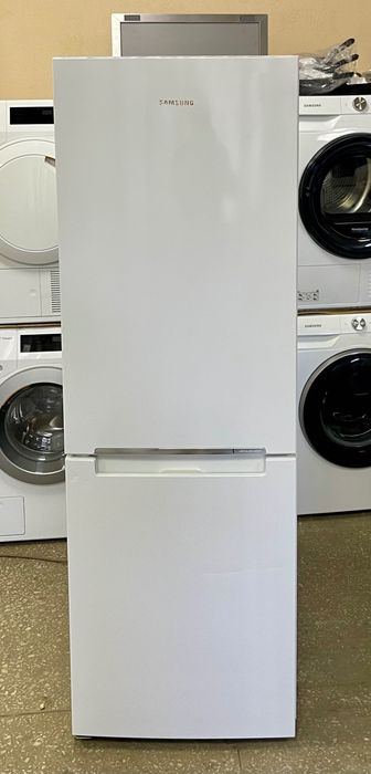 Холодильник Samsung