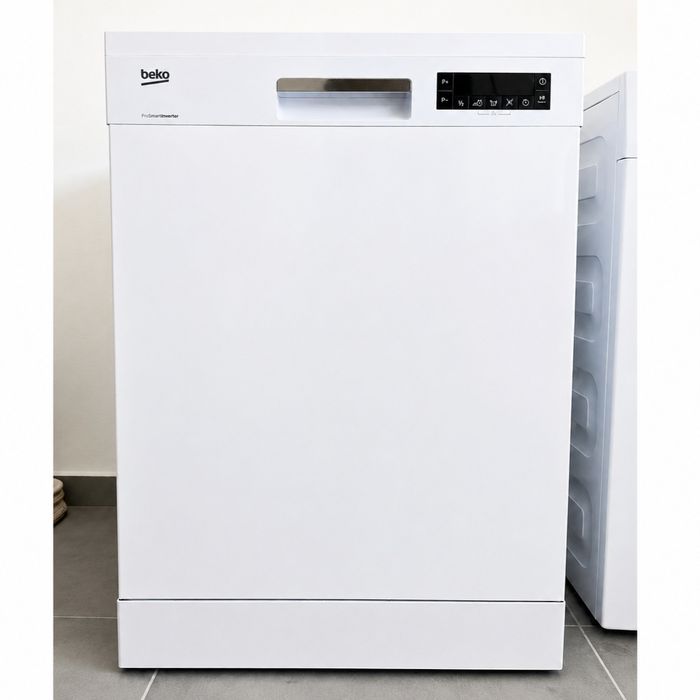 Beko DFN28432W – Máquina de Lavar Loiça 14 Conjuntos – Excelente Estado