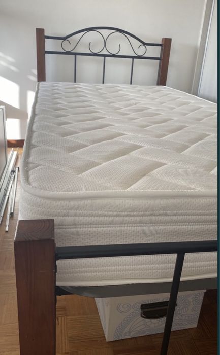 Cama solteiro C/ colchao
