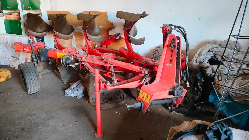 pług Kuhn 4 skibowy