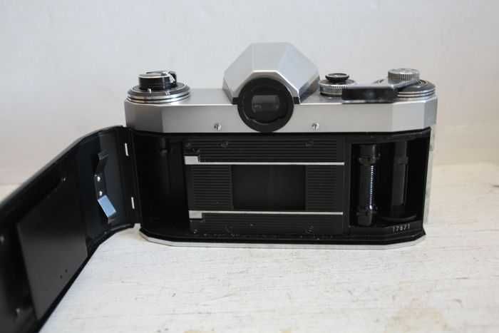 Pentacon Praktica Nova