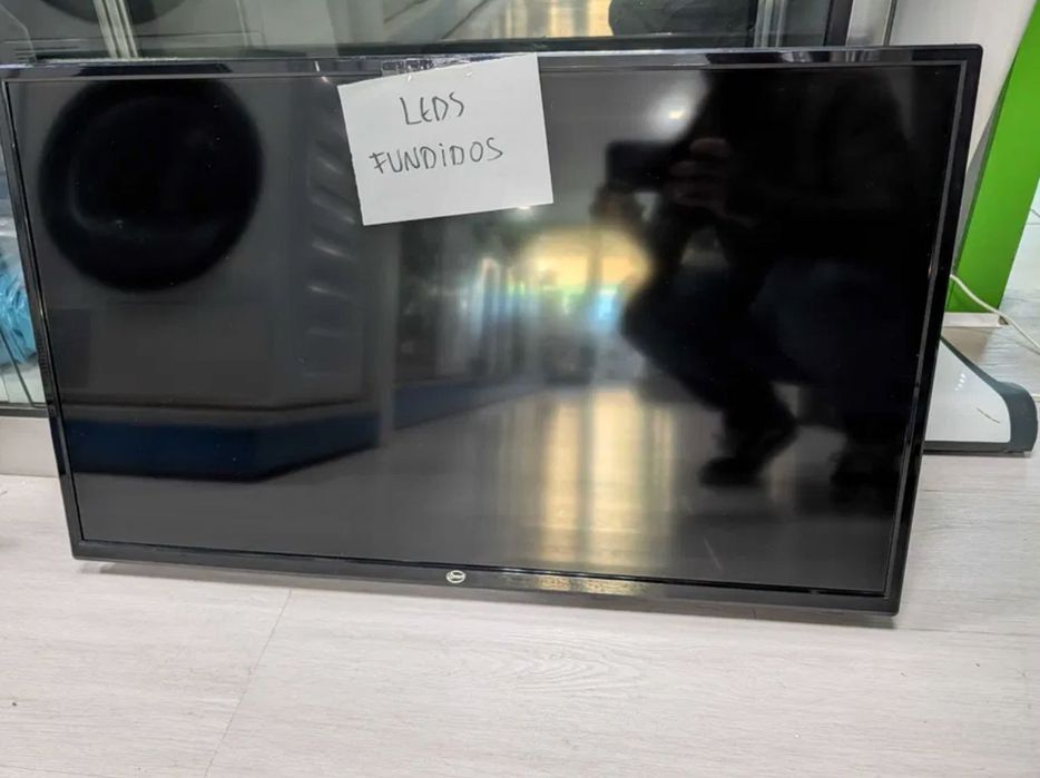 TV eSmart MiDE3219 - LEDs fundidos