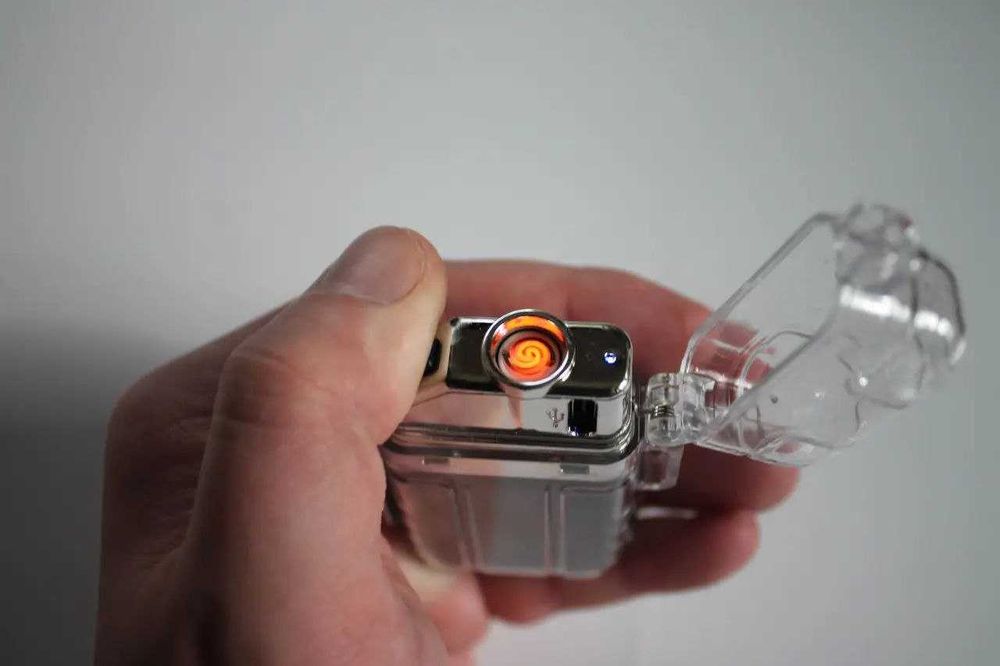 Подарункова запальничка юсб з ліхтариком зажигалка 2в1 водонепроникна