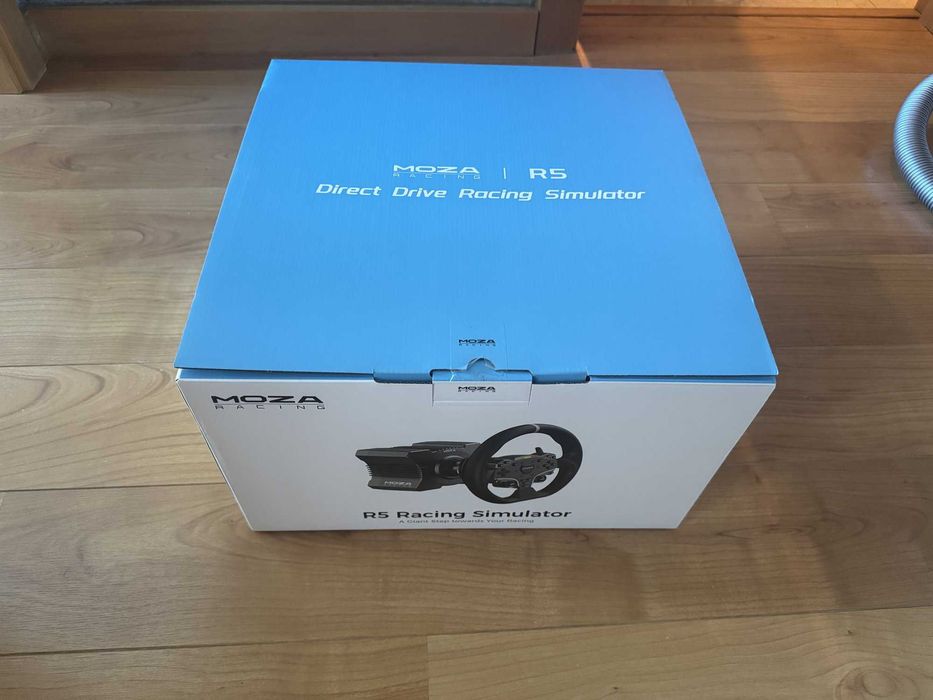 MOZA R5 Bundle Direct Drive 5.5Nm + Volante ES + Pedais | Garantia 2028