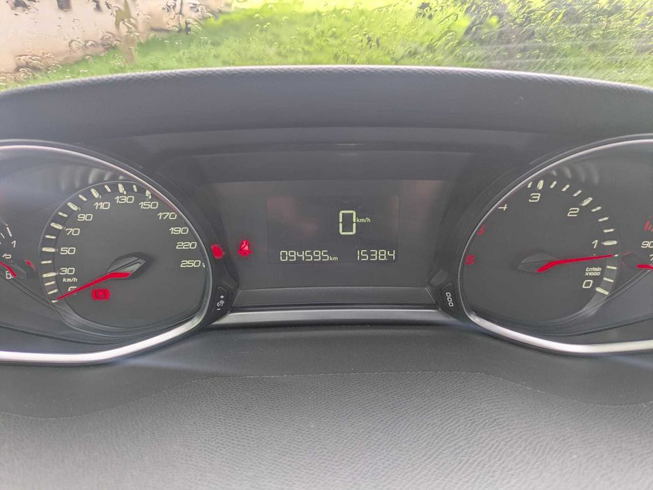 Peugeot 308 - Diesel – Ano 2017 – Excelente Estado