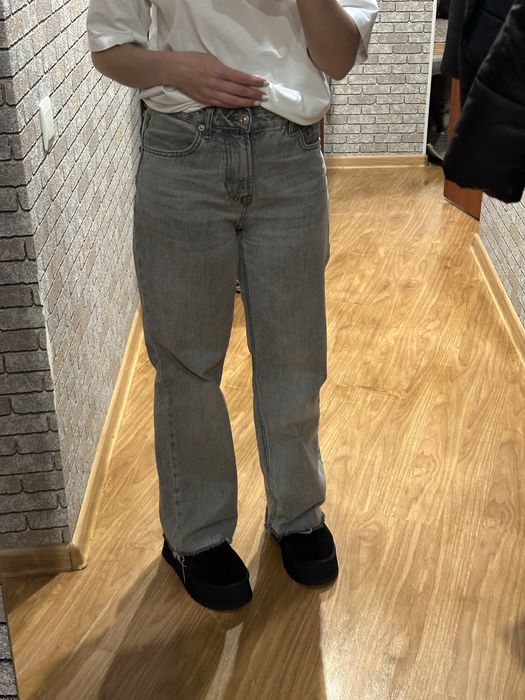 Джинси stradivarius