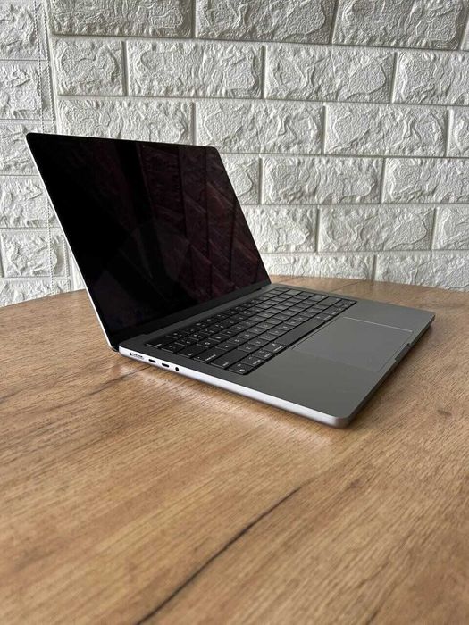 Ультрабук Apple MacBook Pro A2442