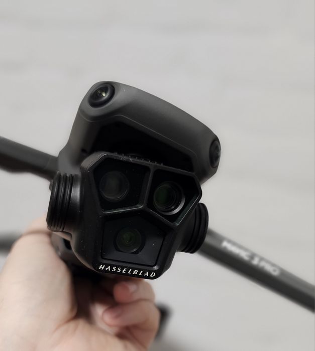 Дрон, квадрокоптер- DJI Mavic 3 Pro + пульт + АКБ
