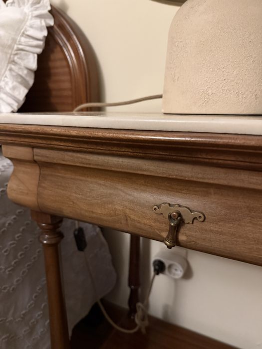 Mesinha de cabeceira