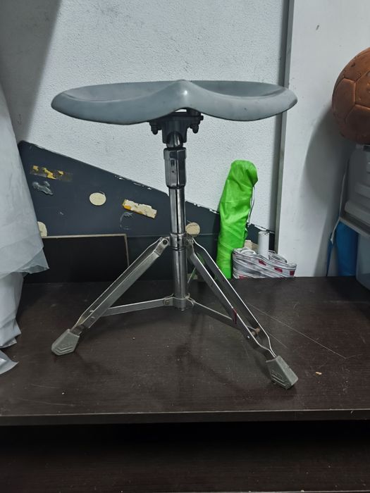 Banco elevatório para trabalho