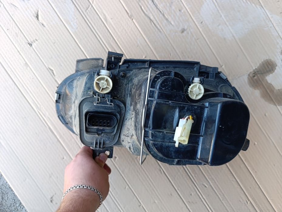 Фара передняя правая ангельские глазки Volkswagen Golf 4