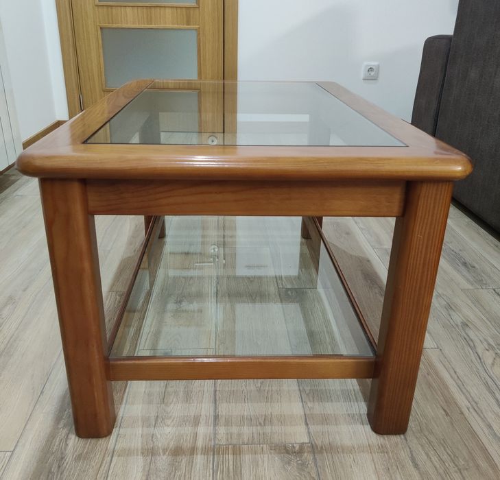 Mesa de centro de sala, em madeira cerejeira