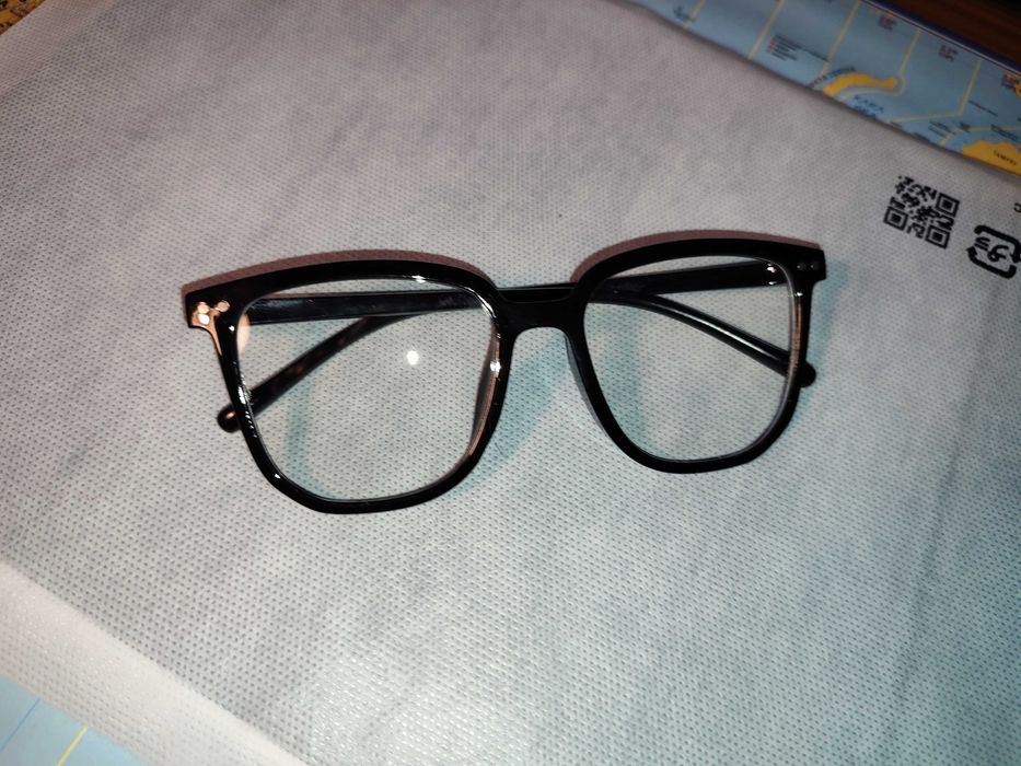 Óculos de moda, sem graduação(novos).