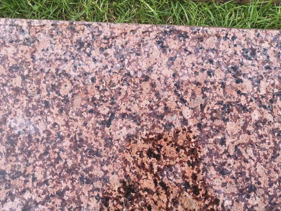 Parapet kamienny