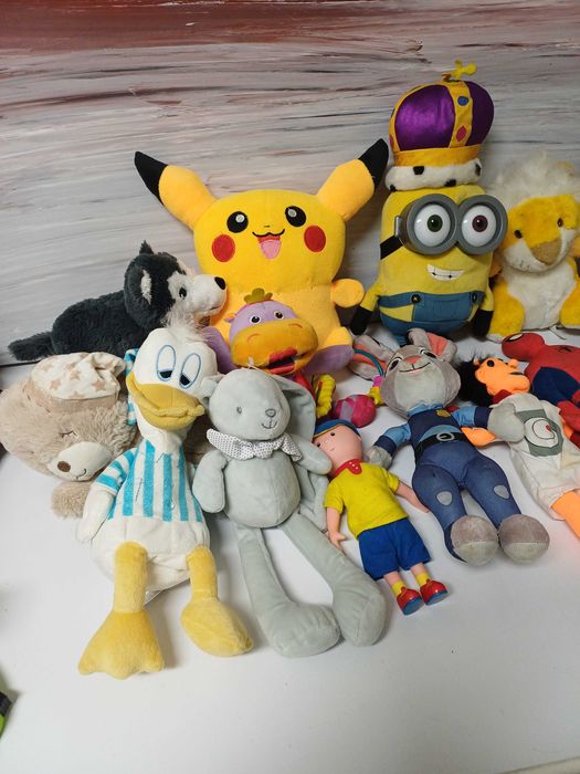 Peluches vários 16 unidades