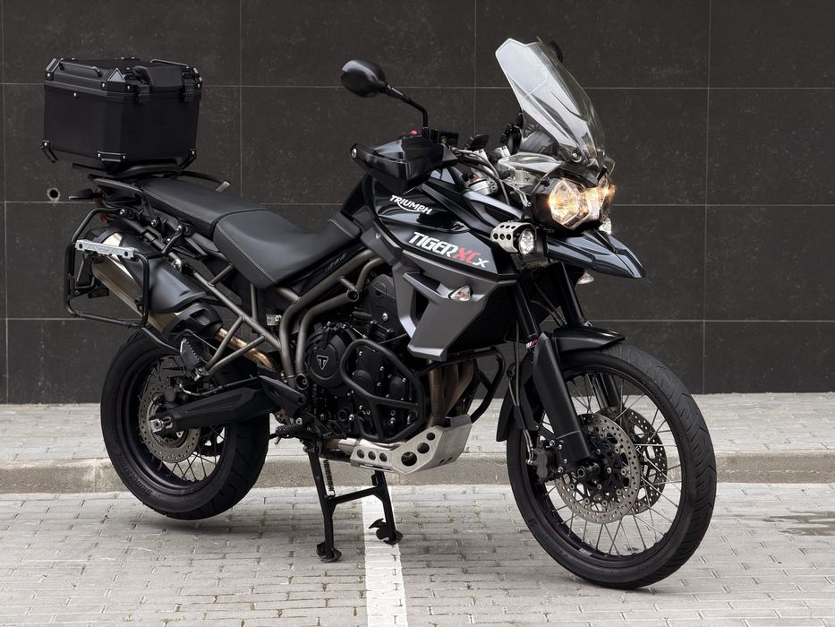 TRIUMPH TIGER 800 XCX - Full Extras!