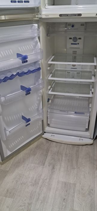 Холодильник Whirlpool ARC4020