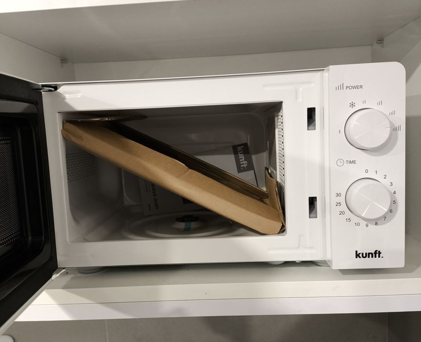 Micro-ondas KUNFT 20 L