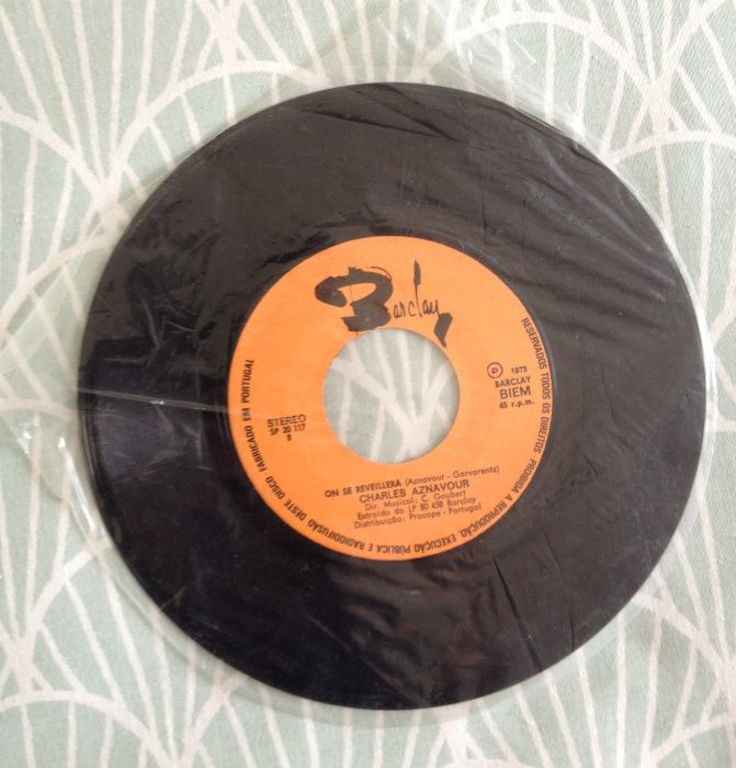 Disco Vinil "Charles Aznavour ‎– Je T'Aime / On Se Reveillera"