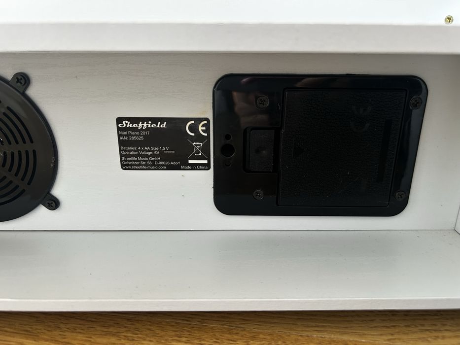 Drewniane pianino dziecięce elektrtczne pianinko