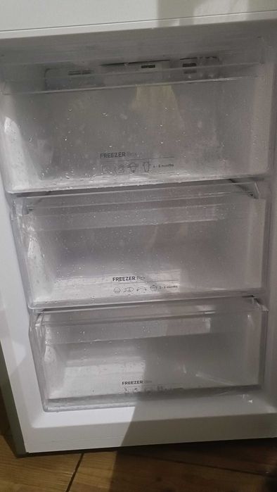 Venda de frigorífico semi-novo