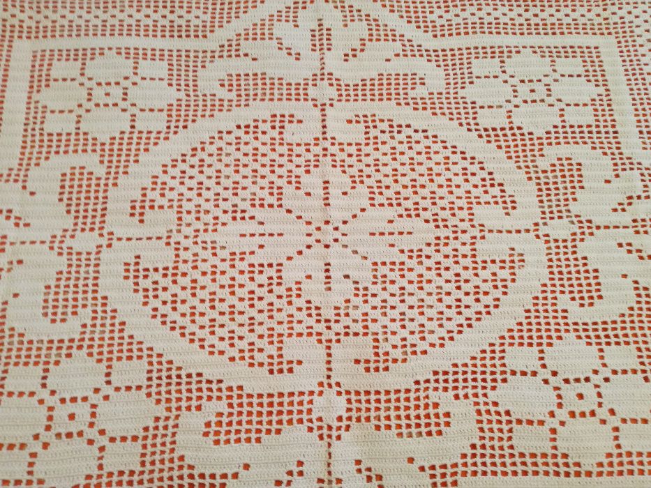 Náperon em Renda + Toalha de Mesa em Renda