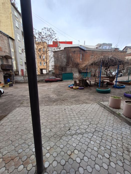 Продам   помещение  в центре 75 м2 коммерция цокольный в центре с ремонтом