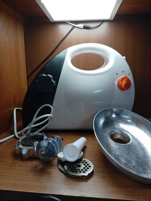 М'ясорубка Maestro MR-853